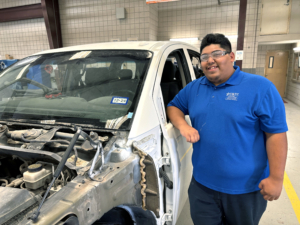 IMG 5747 2 300x225 - TSTC Auto Collision student refines refinishing skills at area business