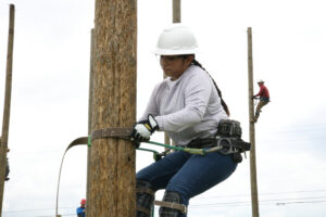 2R7A0820 300x200 - Website ranks TSTC’s Electrical Lineworker program best in US