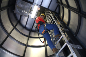 2R7A1911 300x200 - TSTC Wind Energy Technology students train in new turbine simulator, one rung at a time