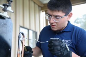 2R7A3893 300x200 - TSTC student sets sights on helping to expand his uncle’s HVAC business